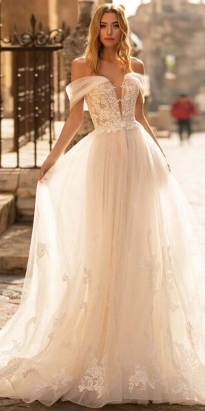 Boho fall wedding dresses