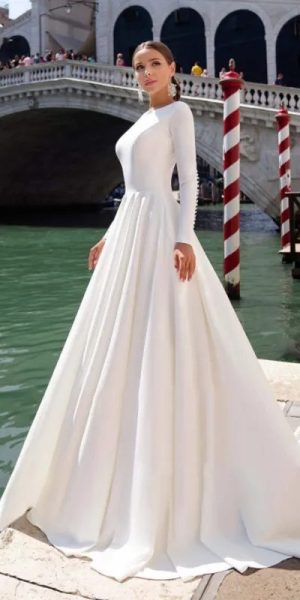 Long sleeve princess wedding dress