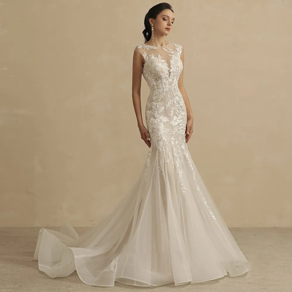 Lace mermaid wedding dress - Image 3