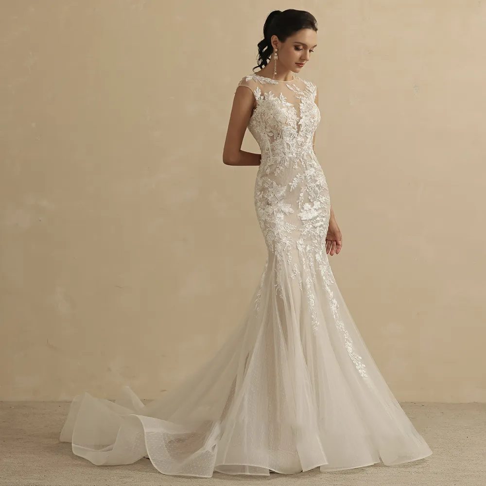 Lace mermaid wedding dress - Image 4