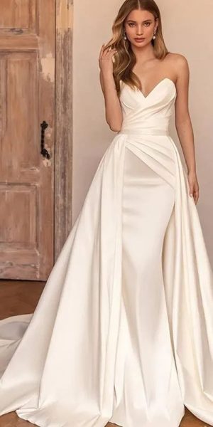 Strapless mermaid wedding dress