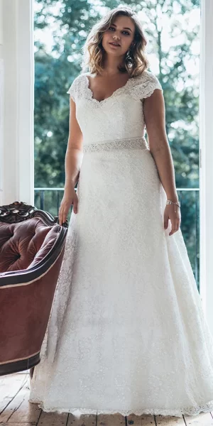 plus size lace wedding dress