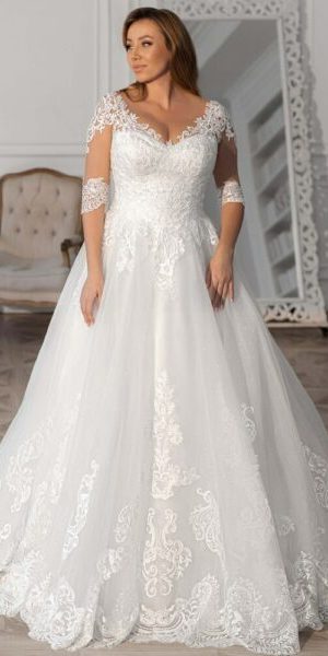 Elegant plus size wedding dress
