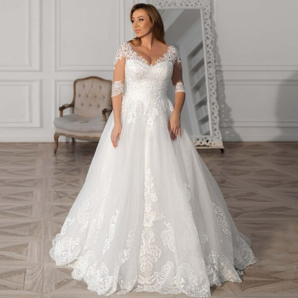 Elegant plus size wedding dress