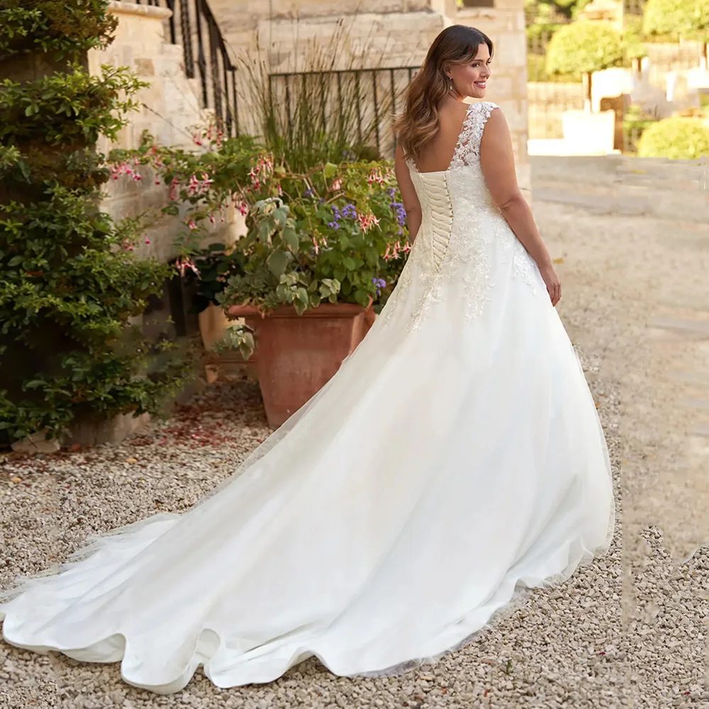 Plus size floral wedding dress - Image 3