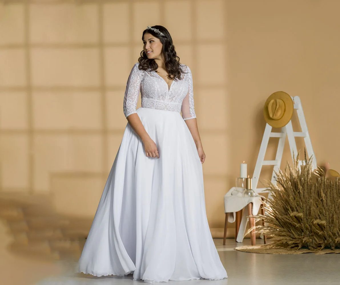 Plus size corset wedding dress